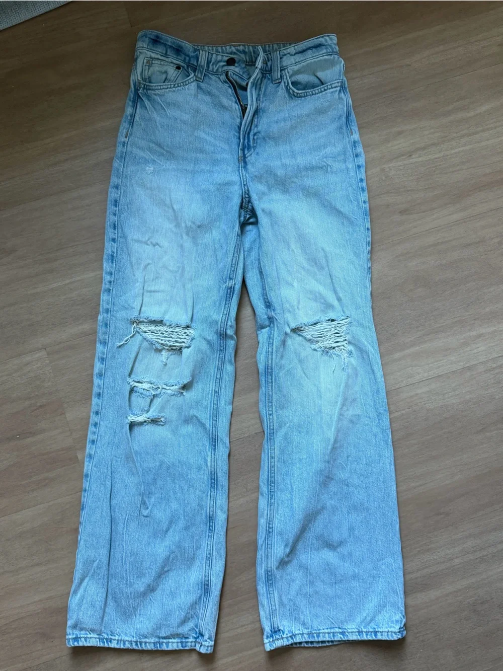 H&M Light Wash High-Rise Distressed Women's Jeans
